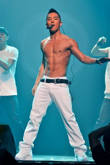 http://i98.photobucket.com/albums/l249/ranierranier/20080721_taeyang.jpg