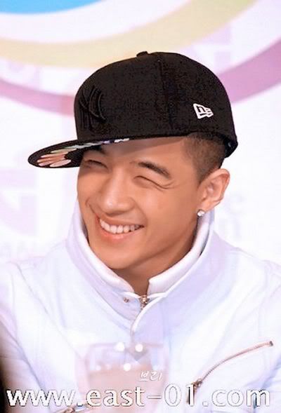 http://i98.photobucket.com/albums/l249/ranierranier/TaeYang26.jpg
