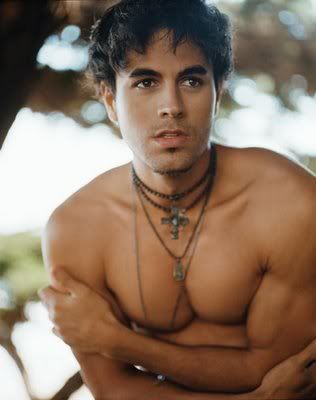 http://i98.photobucket.com/albums/l249/ranierranier/enrique_iglesias_umvd001.jpg