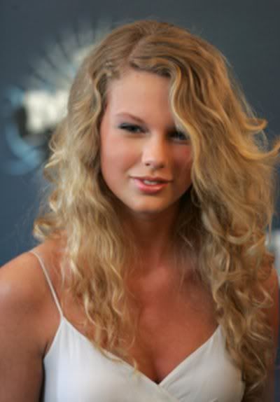 Taylor Swift With Curly Hair. taylor swift