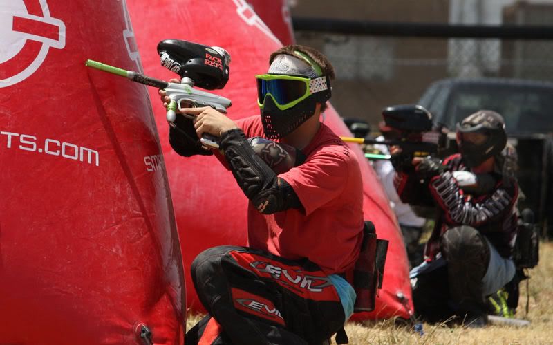 IMAGE: http://i98.photobucket.com/albums/l253/drumebskater/fort%20xball%20july27th%20unedited/46f8bcb7.jpg