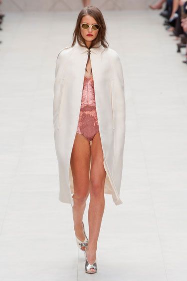  photo hbz-Burberry-RS13-1006-lgn.jpg