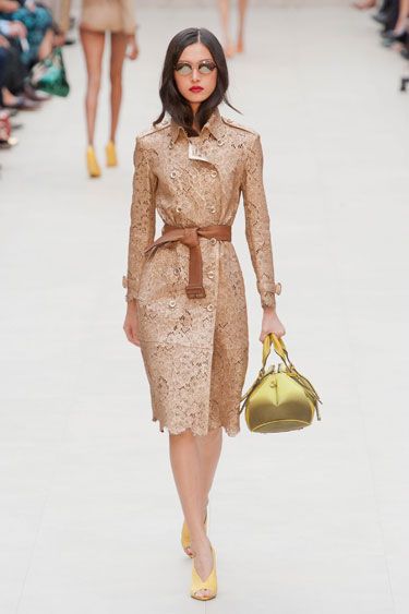  photo hbz-Burberry-RS13-1462-lgn.jpg