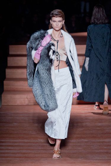  photo hbz-Miu-Miu-RS13-0628-lgn.jpg