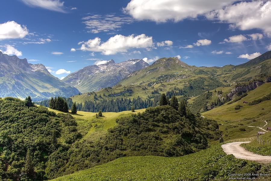 IMAGE: http://i98.photobucket.com/albums/l264/foxbat_gb/austria/lech/9_900.jpg