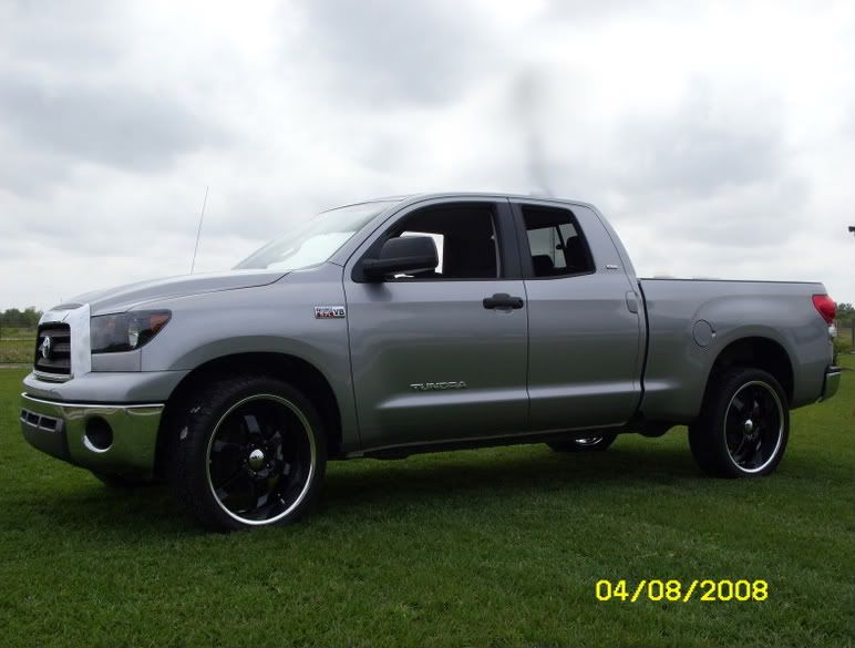 New pics with 24s - Toyota Tundra Forums : Tundra Solutions Forum