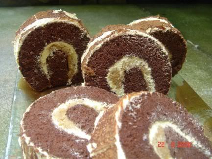 tiramisu swiss roll