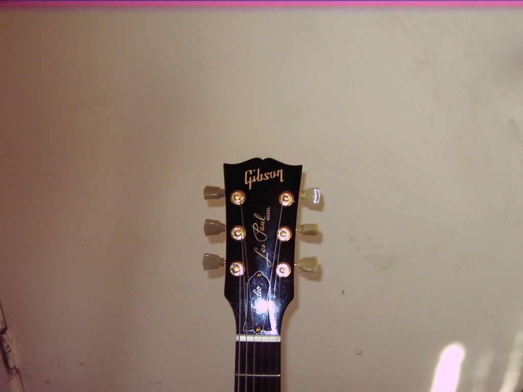 GibsonLPSHeadstock.jpg