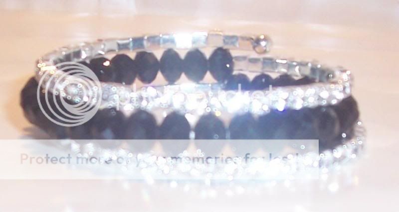 Gorgeous flexible crystal & genuine glass bead bangle in silver 