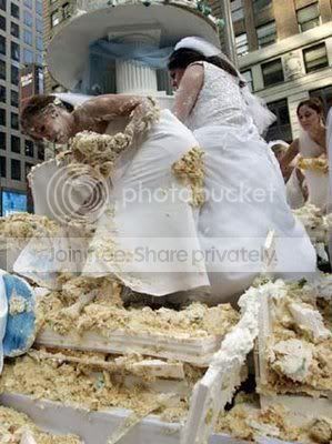 wedding_cake_attack10.jpg