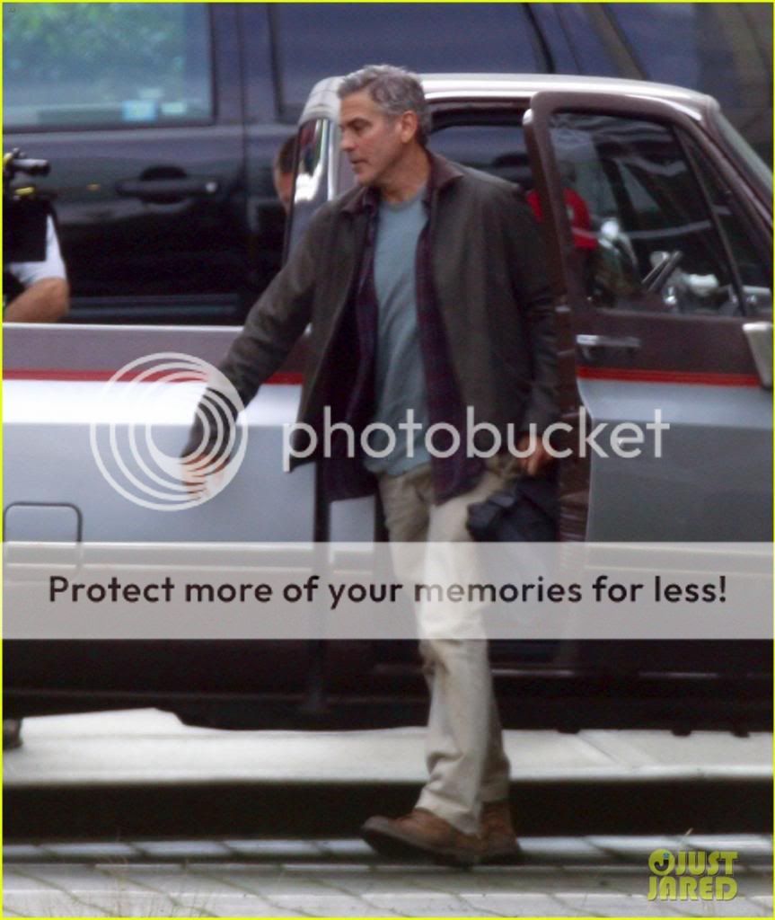 george-clooney-meets-dylan-obrien-on-tomorrowland-set-01