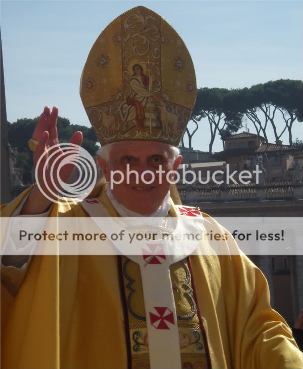 http://i98.photobucket.com/albums/l280/kachina2012/Symbols/LARGE%20IMAGES/Pope_Benedict_XVI_Blessing-1.jpg